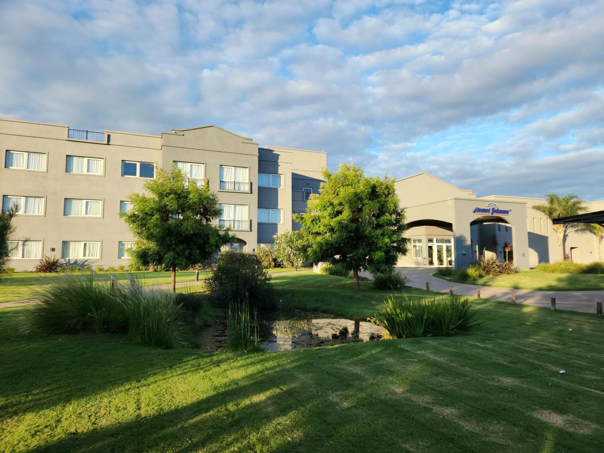 Howard Johnson Hotel&Resort Funes Zewnętrze zdjęcie