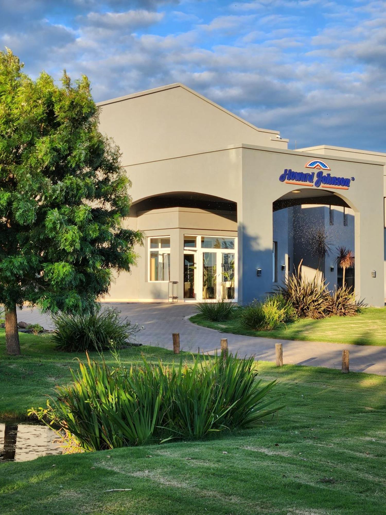 Howard Johnson Hotel&Resort Funes Zewnętrze zdjęcie