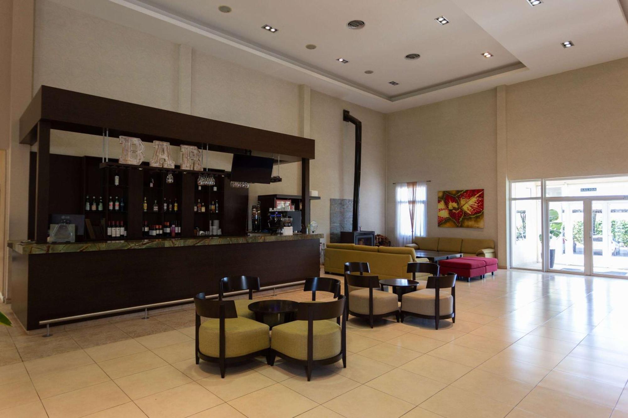 Howard Johnson Hotel&Resort Funes Zewnętrze zdjęcie
