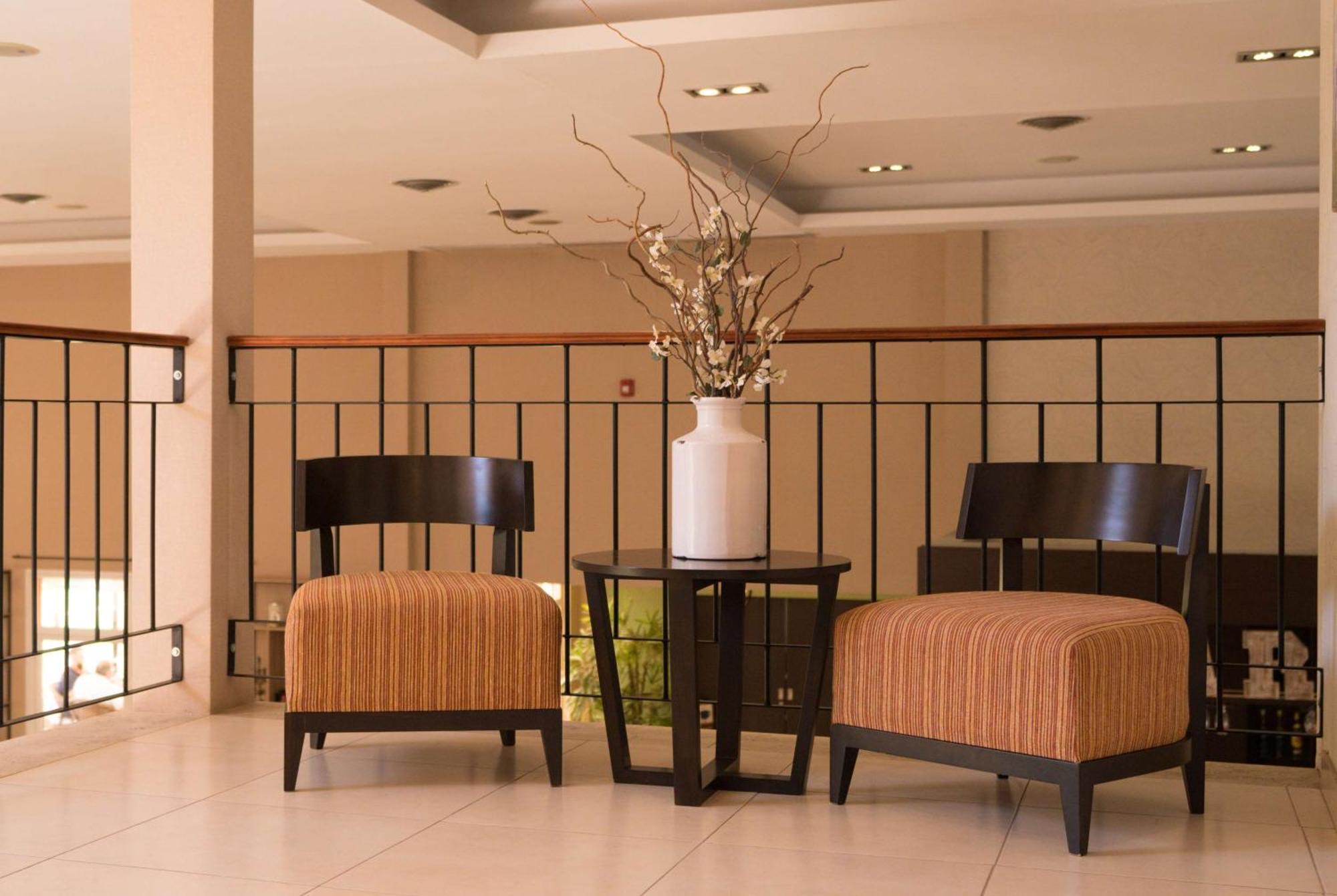 Howard Johnson Hotel&Resort Funes Zewnętrze zdjęcie