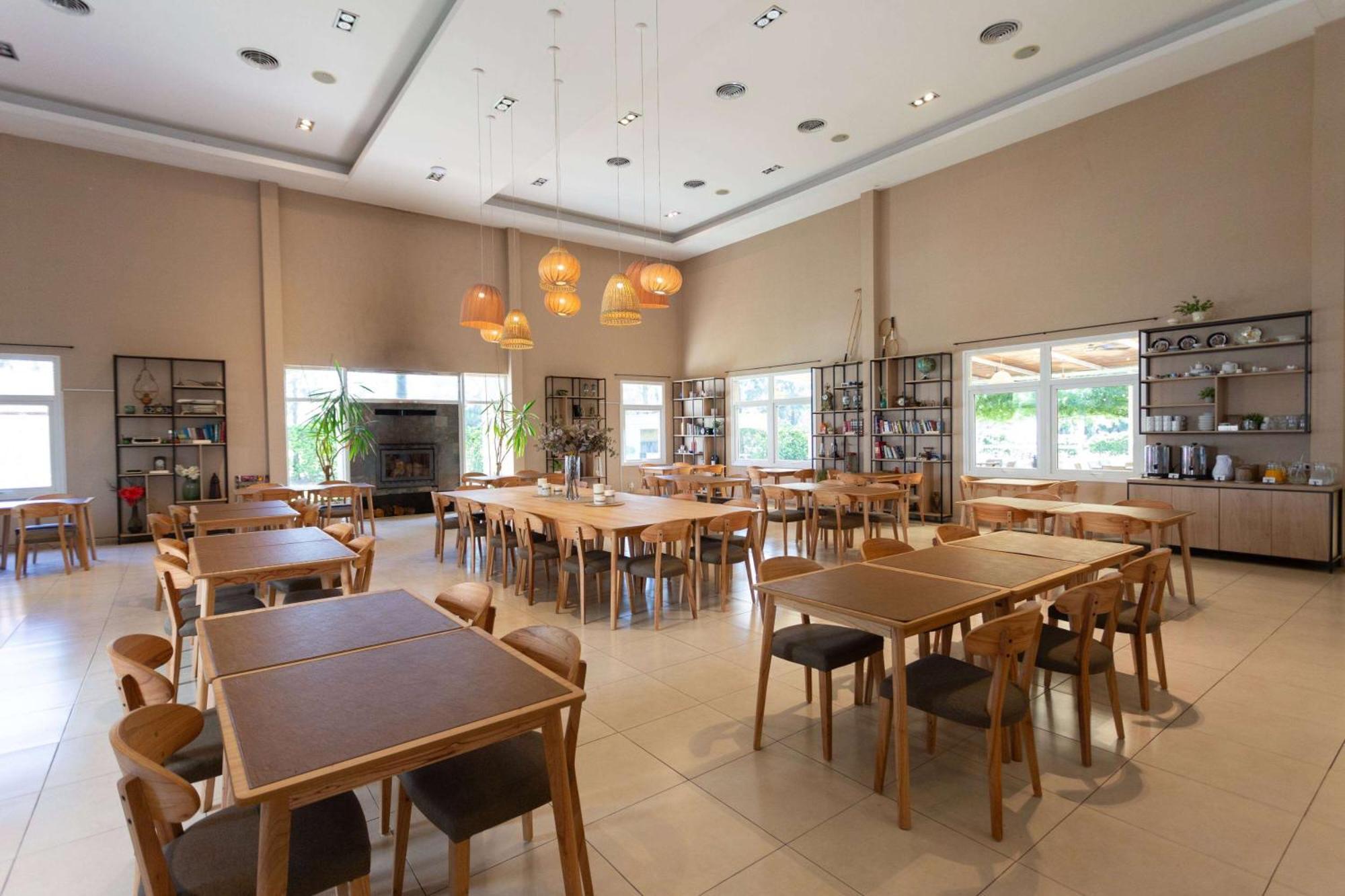 Howard Johnson Hotel&Resort Funes Zewnętrze zdjęcie