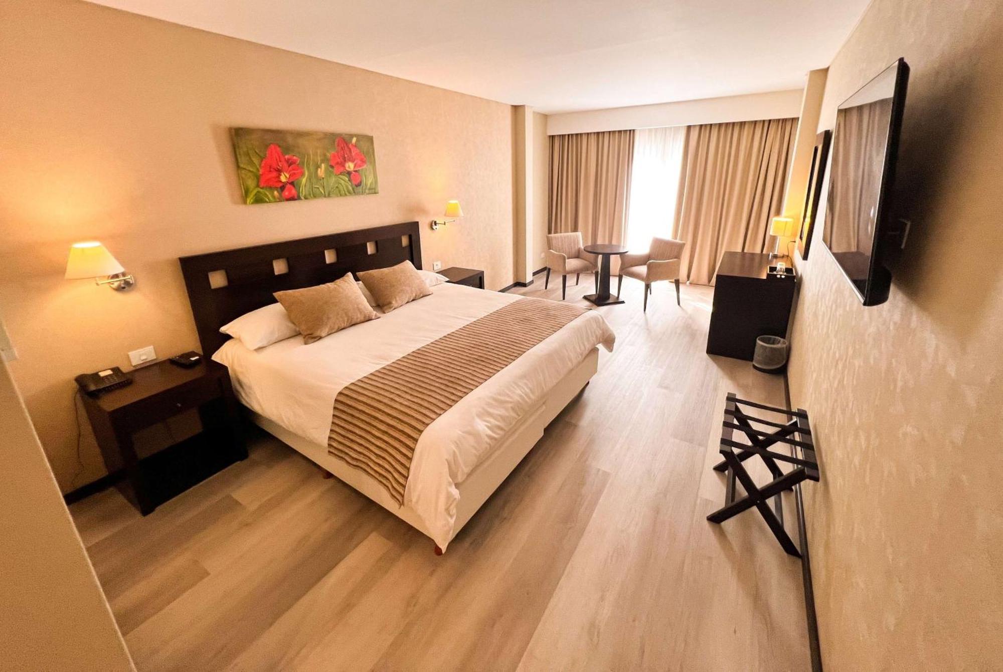 Howard Johnson Hotel&Resort Funes Zewnętrze zdjęcie