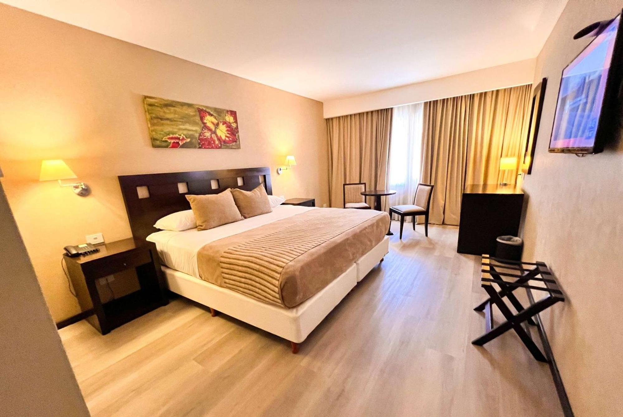 Howard Johnson Hotel&Resort Funes Zewnętrze zdjęcie