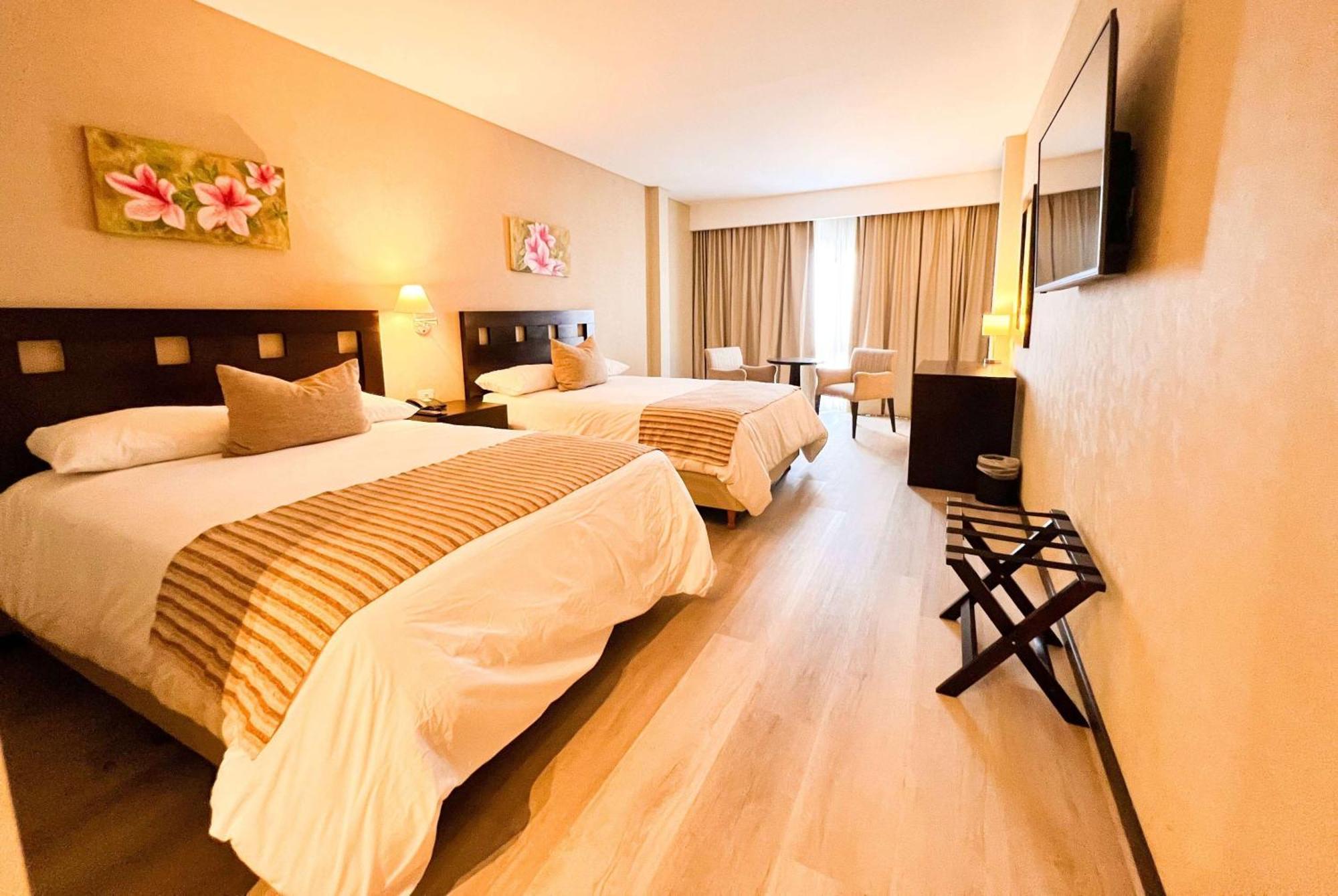 Howard Johnson Hotel&Resort Funes Zewnętrze zdjęcie